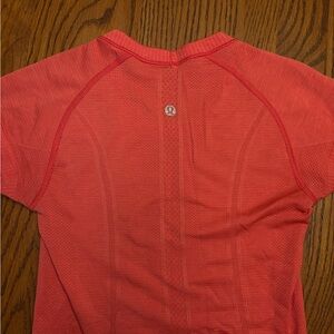 Lululemon Coral Short Sleeve Top